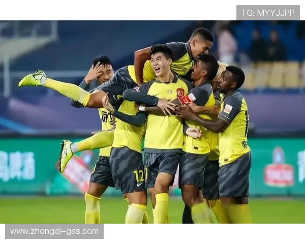 深入分析成都足球队防反战术的特点与实施效果